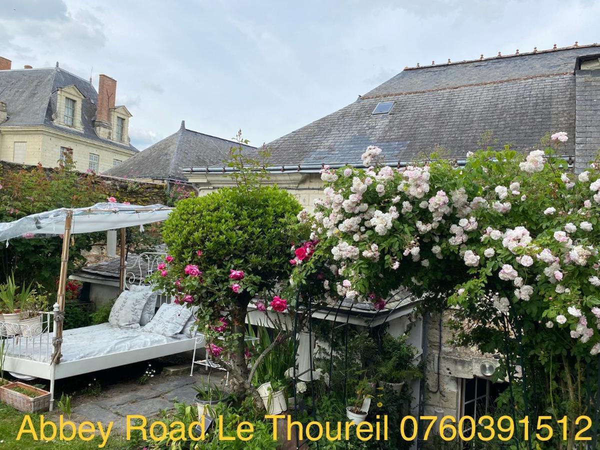Abbey Road Le Thoureil Maison 6 chambres 12 personnes - Housity