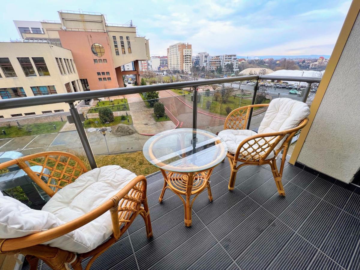 Red Hotel Riviera Suite&Lake - Housity