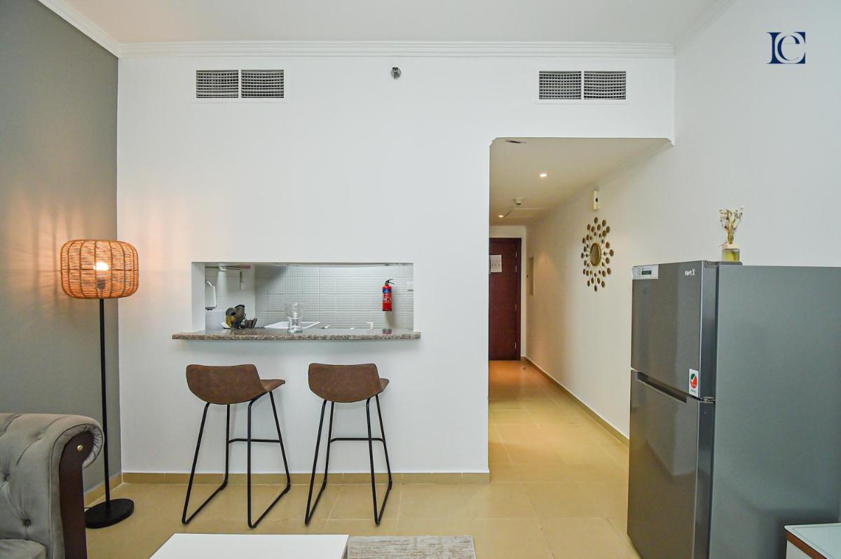Luxury Escapes - Modern Studio near Metro in X1 Tower JLT - Hizvo