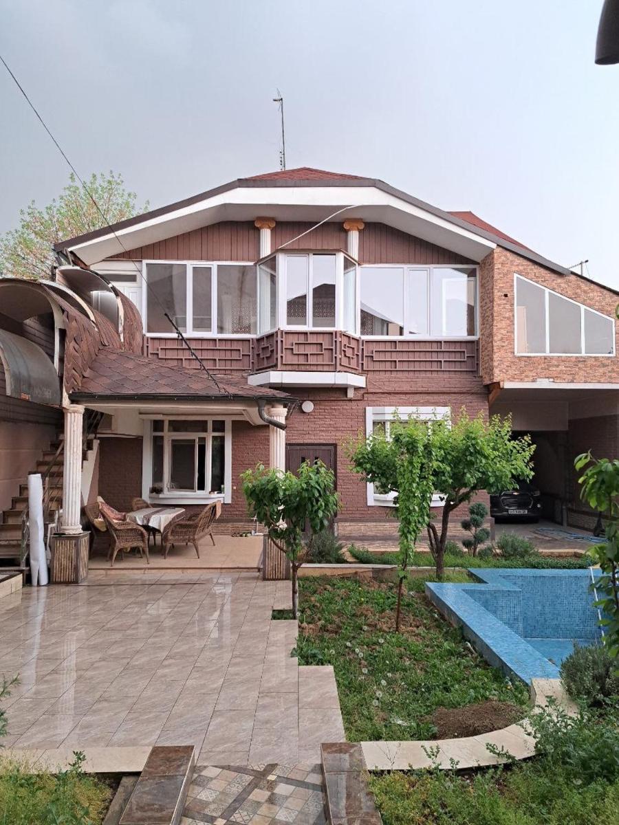 Red-N House - Housity