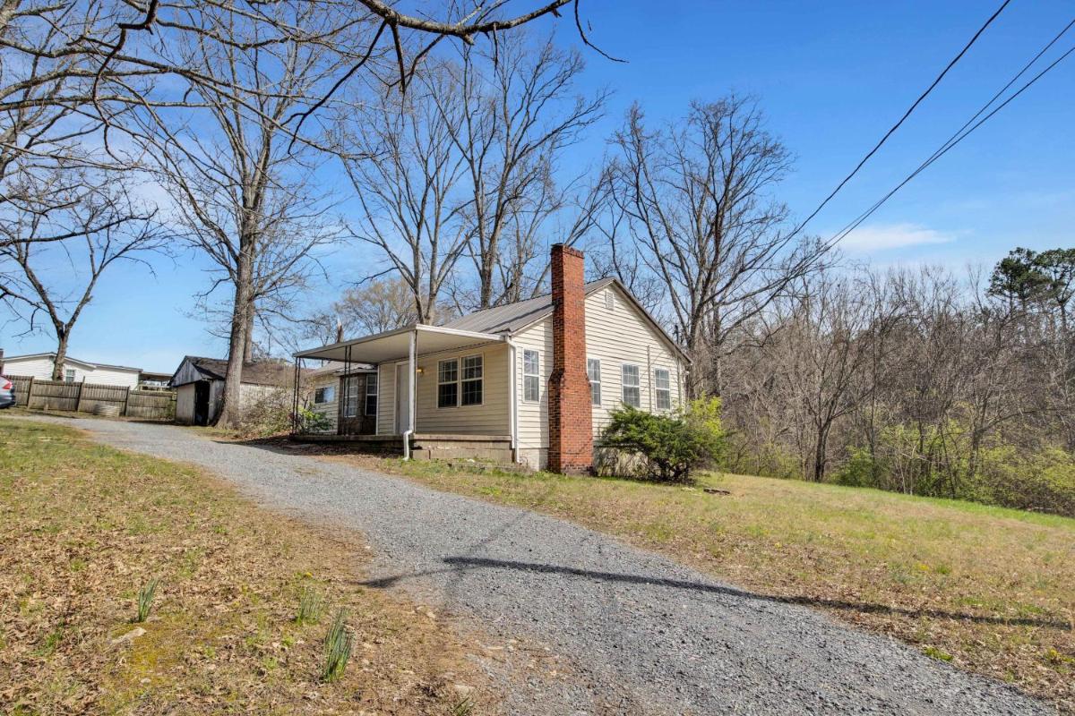 Pleasant Hill Home - Housity