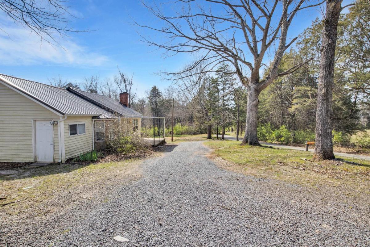 Pleasant Hill Home - Housity