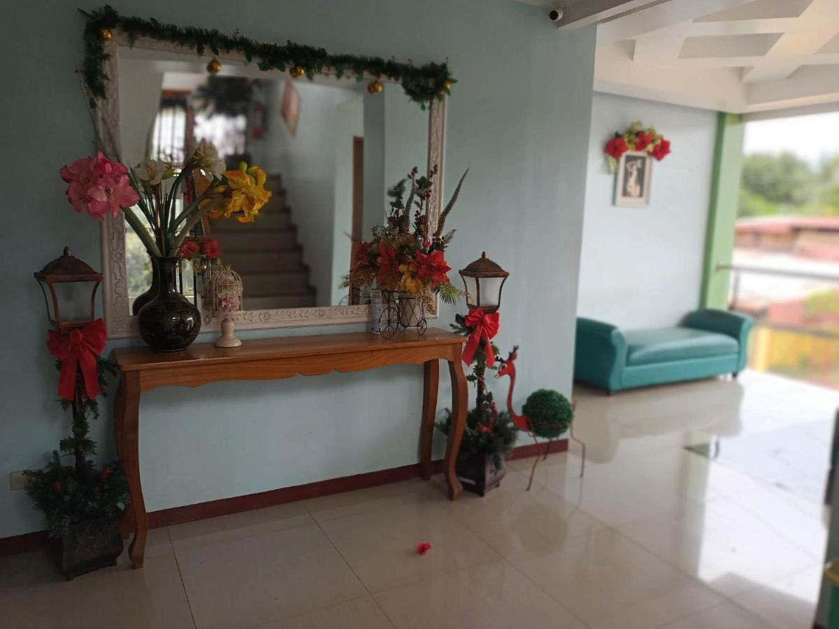 Westville Tourist Inn - Housity
