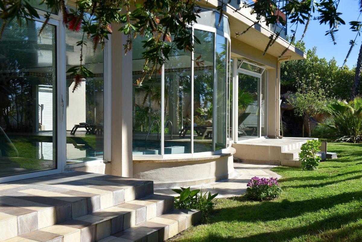 Jardin de l'établissement Ostella Spa & Resort