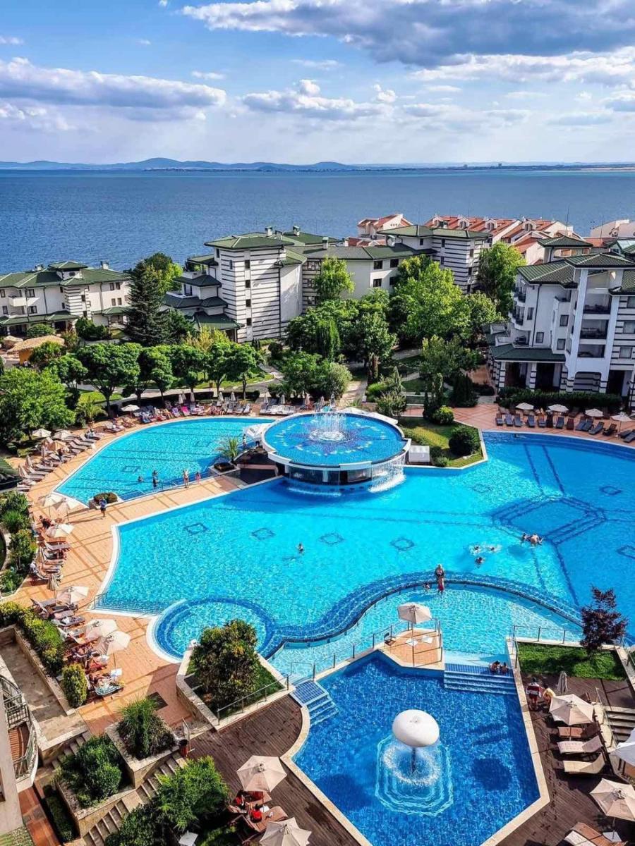 Emerald Beach Resort & Spa - Housity