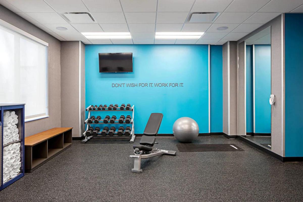 Fairfield Inn & Suites by Marriott North Bergen - Housity