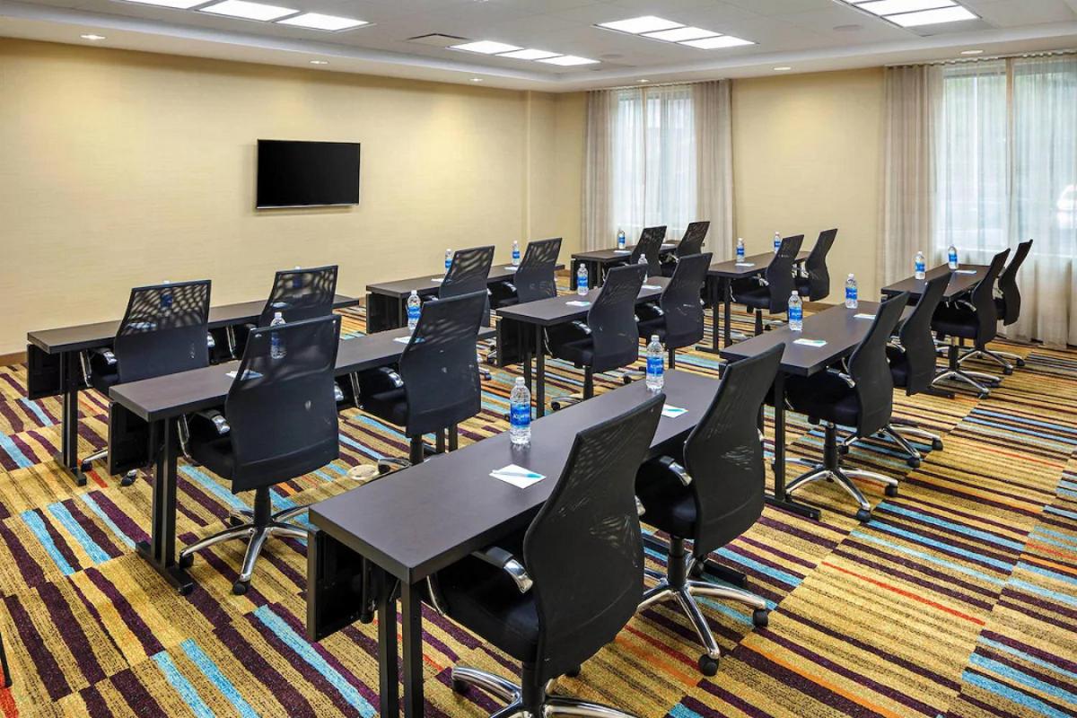 Fairfield Inn & Suites by Marriott North Bergen - Housity
