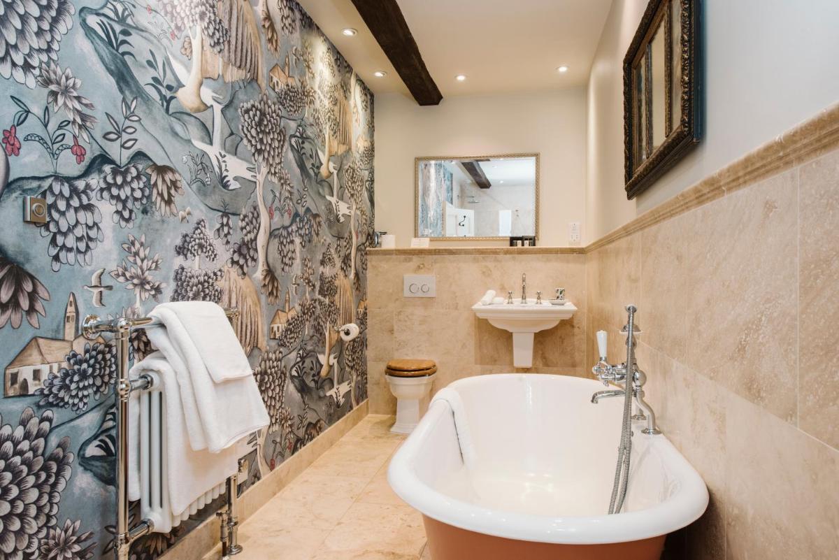 Hever Castle Luxury Bed and Breakfast - Housity