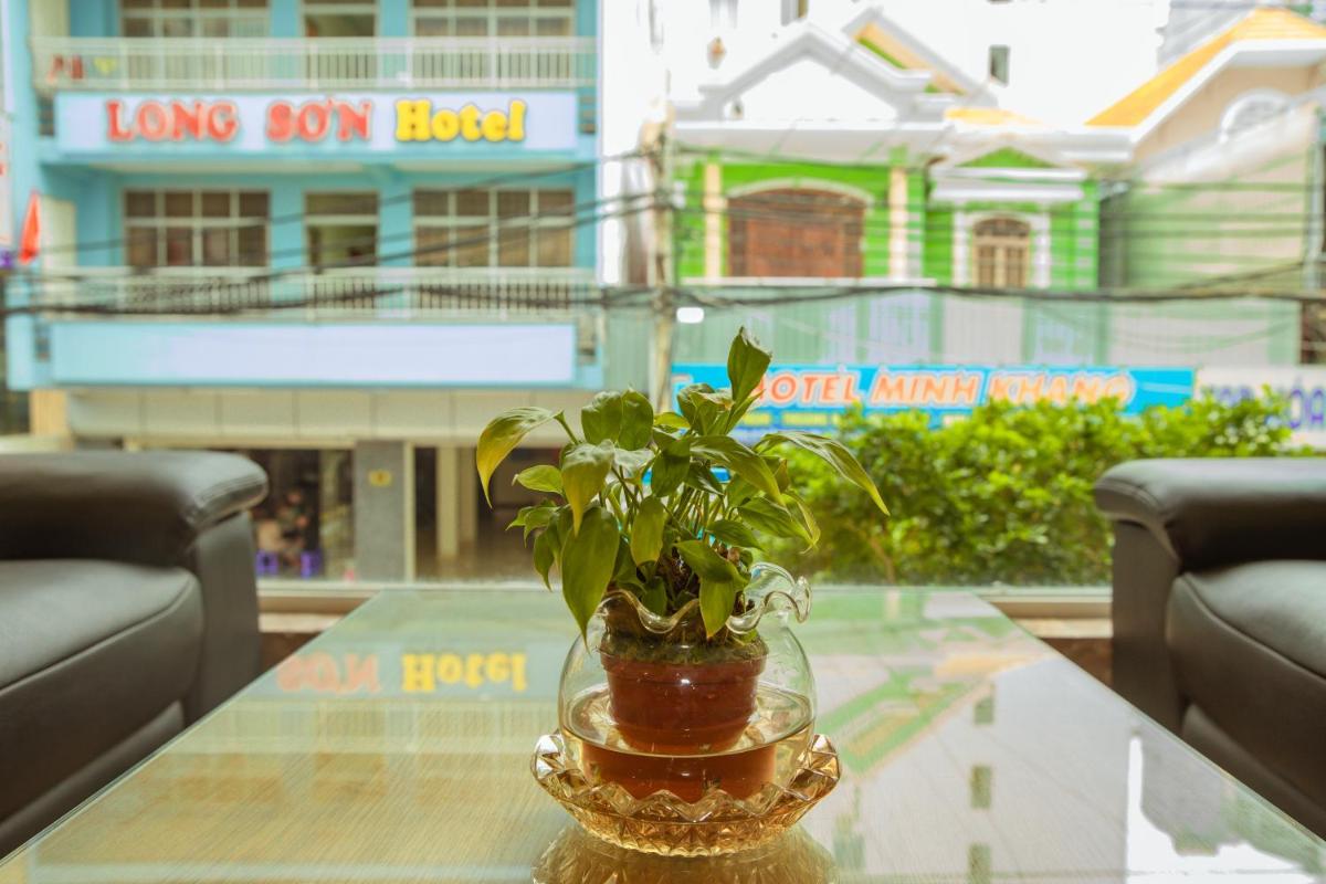 Thùy Trang Hotel - Hizvo