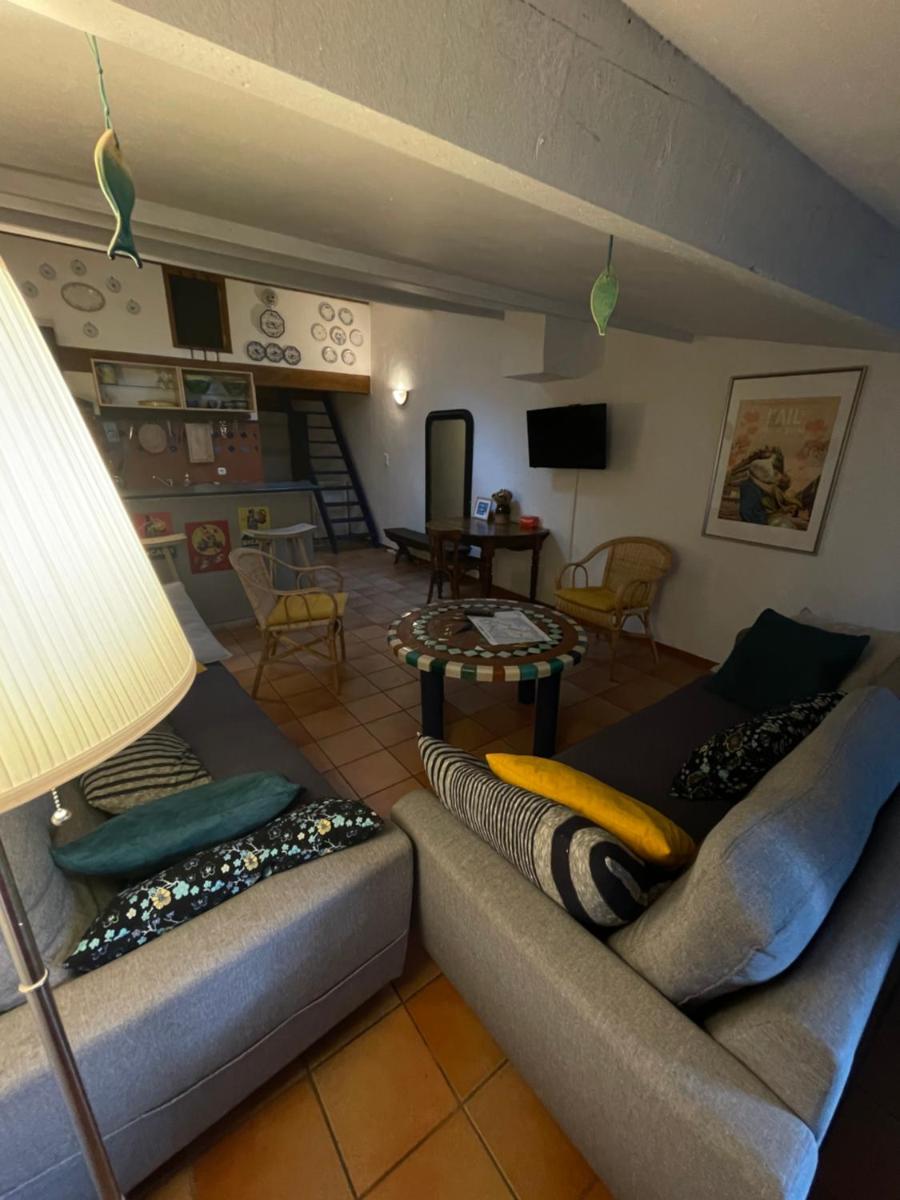 L'Escalo - Housity