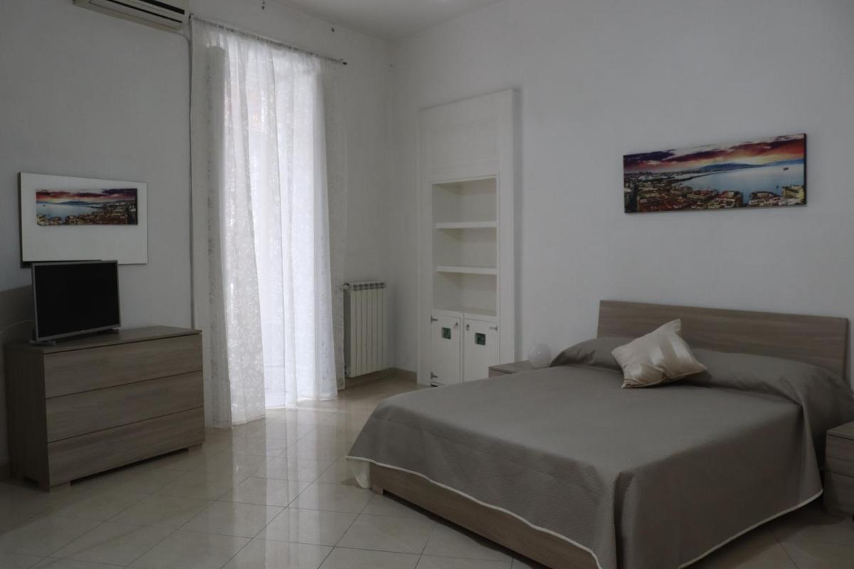 O CORE E NAPULE - Housity