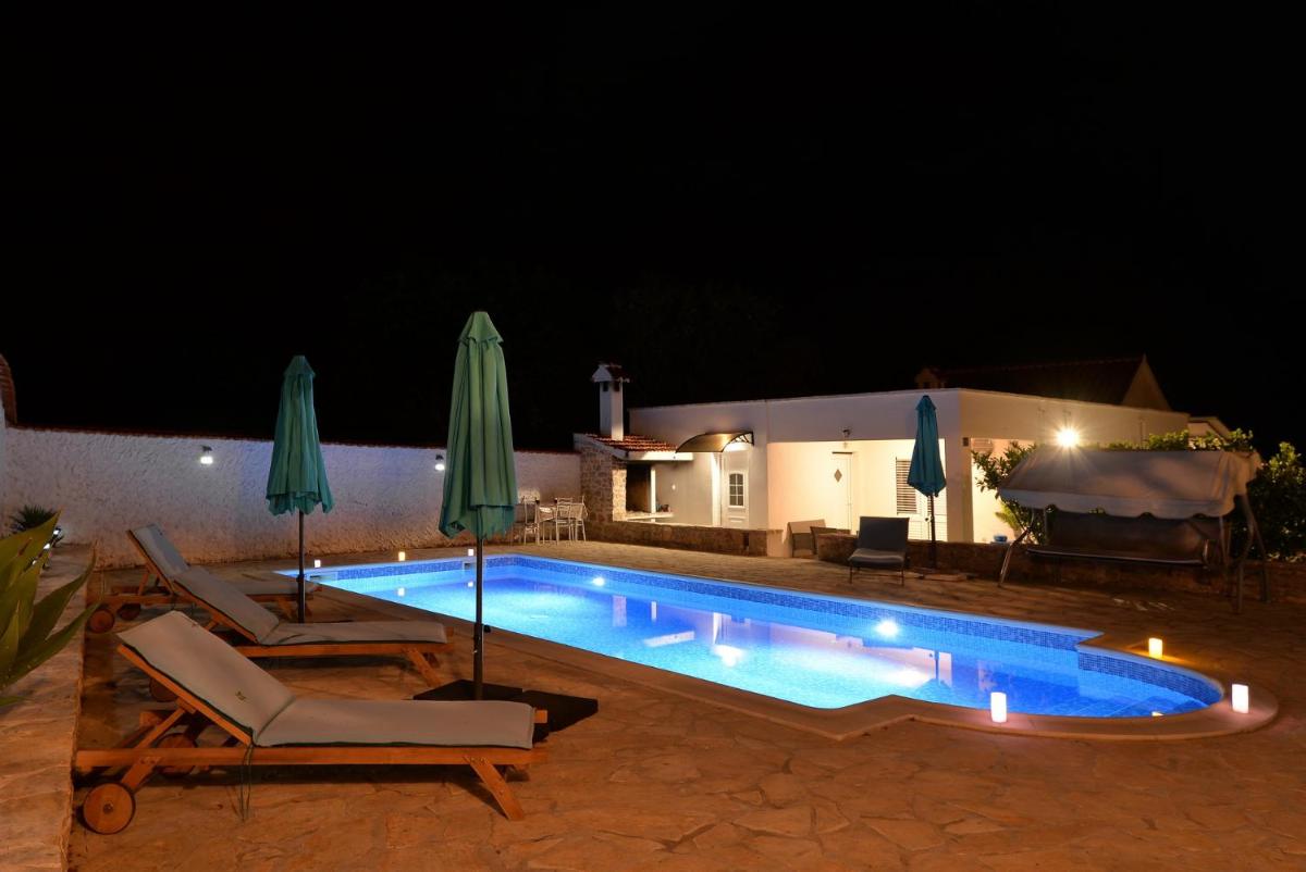 House Vidamo - Vacation home with swimming pool - Housity