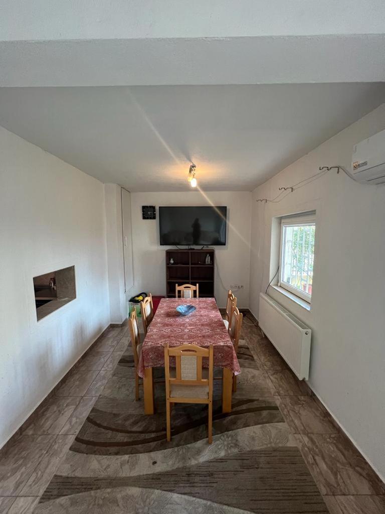 Saray House - Housity
