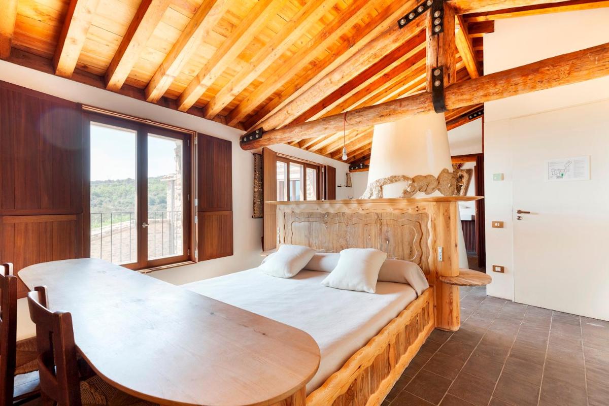 Casa Fumanal - Unique Property for up to 24 - Housity