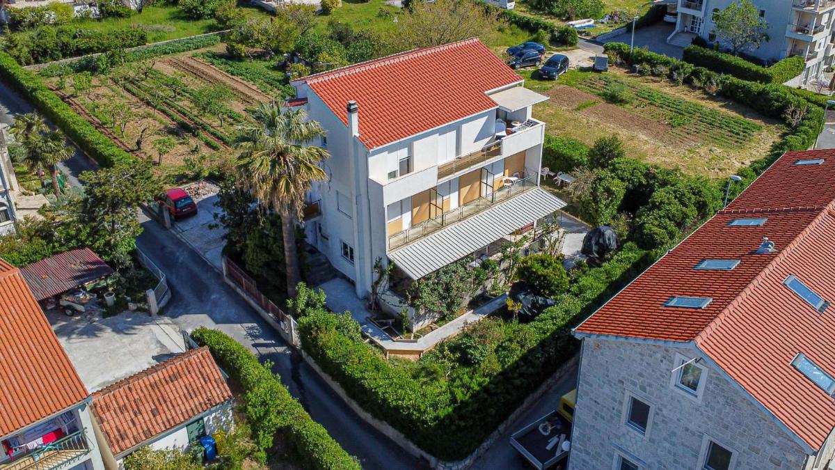 Guesthouse Kastela - Housity