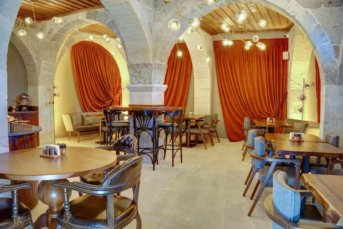 Four Mansions Hotel - Housity