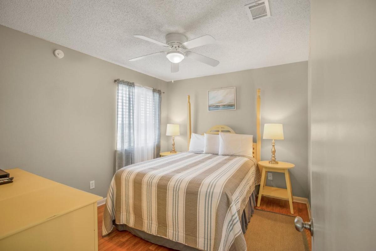 Las Palmas 207 by Vacation Homes Collection - Housity