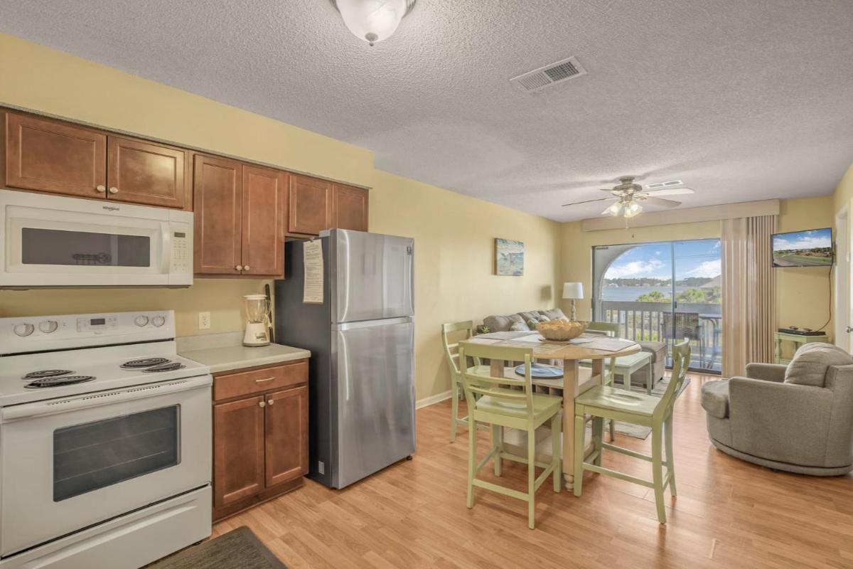 Las Palmas 207 by Vacation Homes Collection - Housity