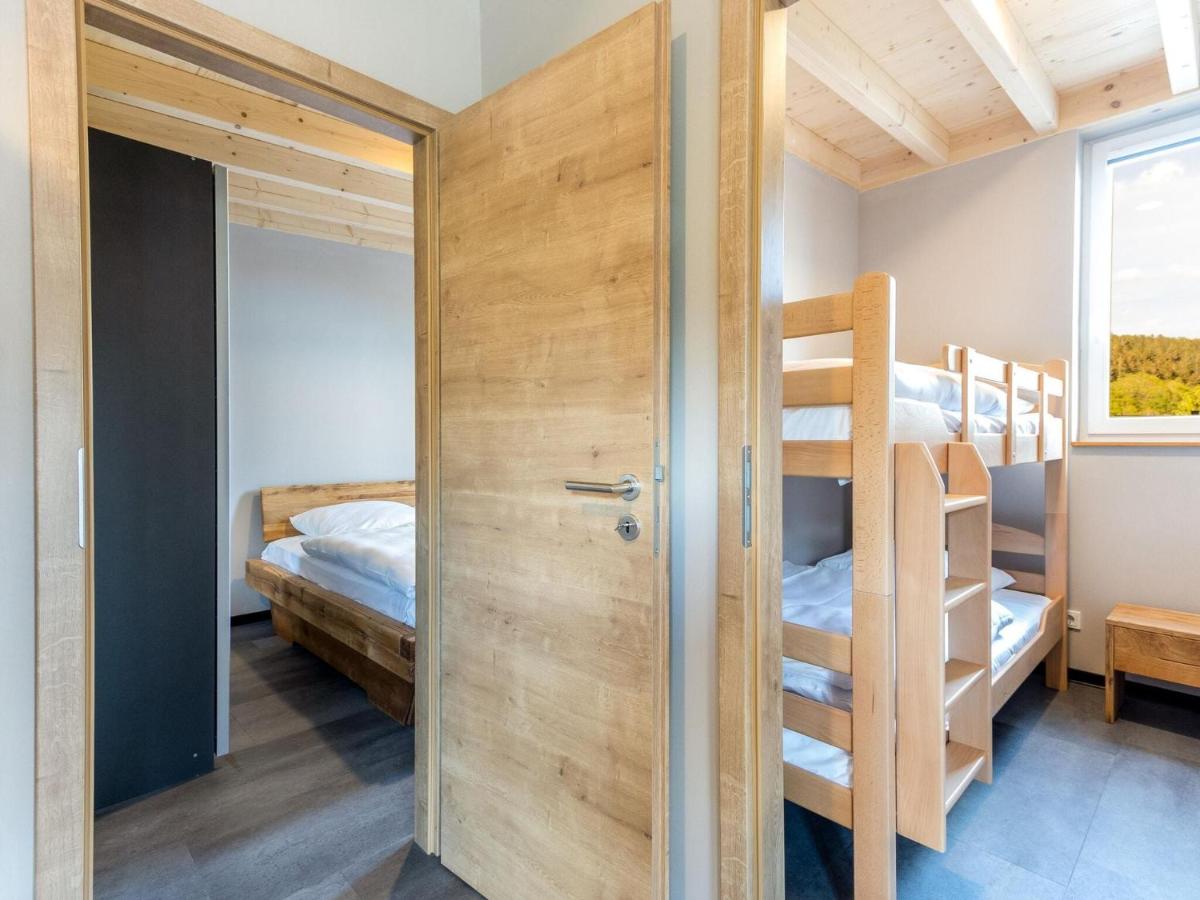 Ferienbungalows nahe Kronenburger See mit Terrasse - Housity
