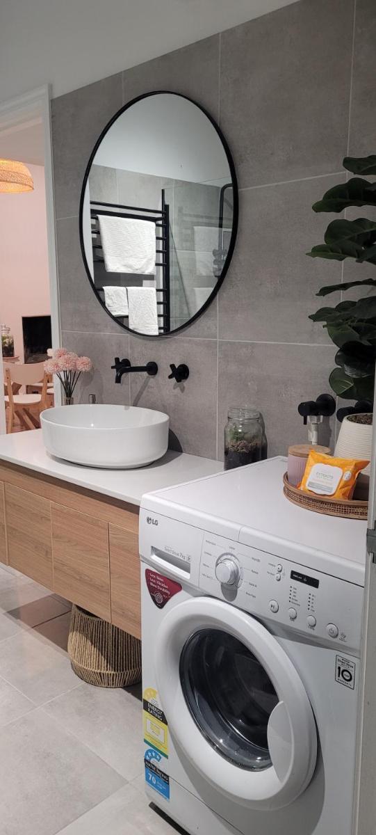 Boutique Beach House in the HEART of St. Kilda - Housity