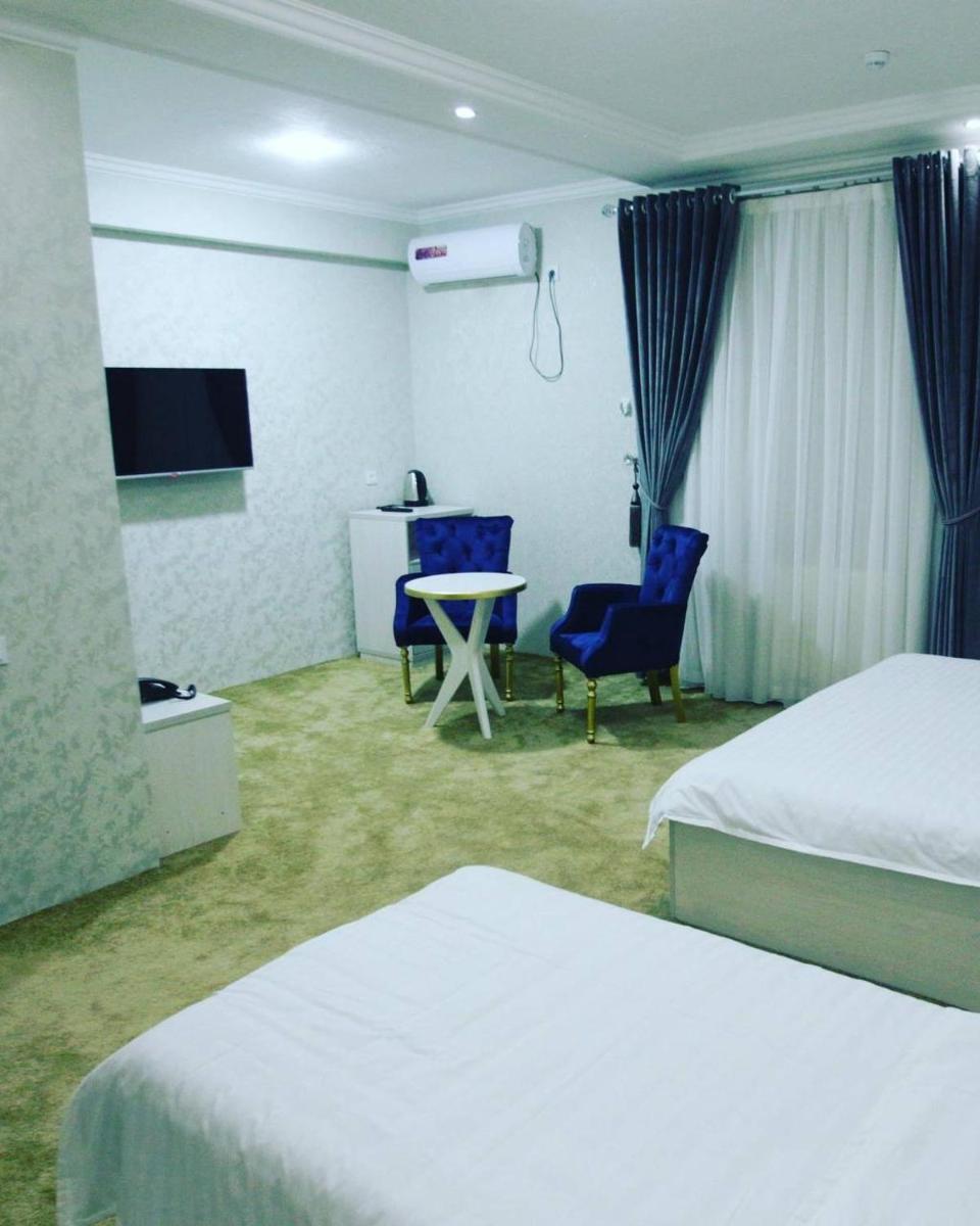 HUMO PLAZA HOTEL - Housity