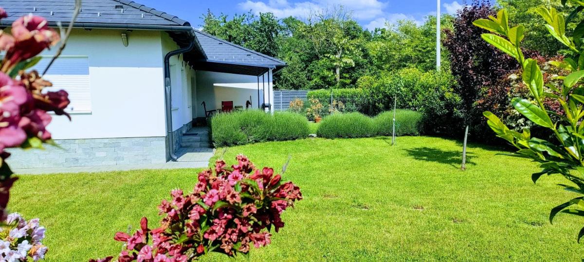 Corner House - Housity