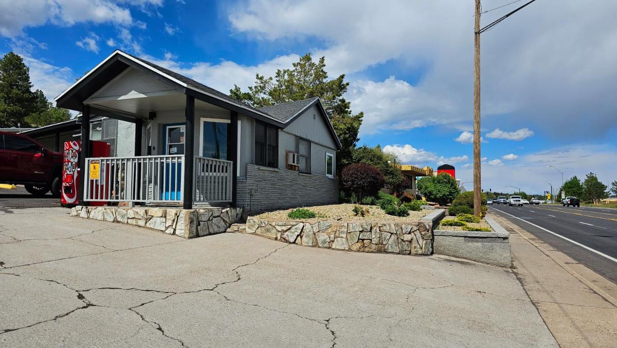 Travelers Inn - Housity
