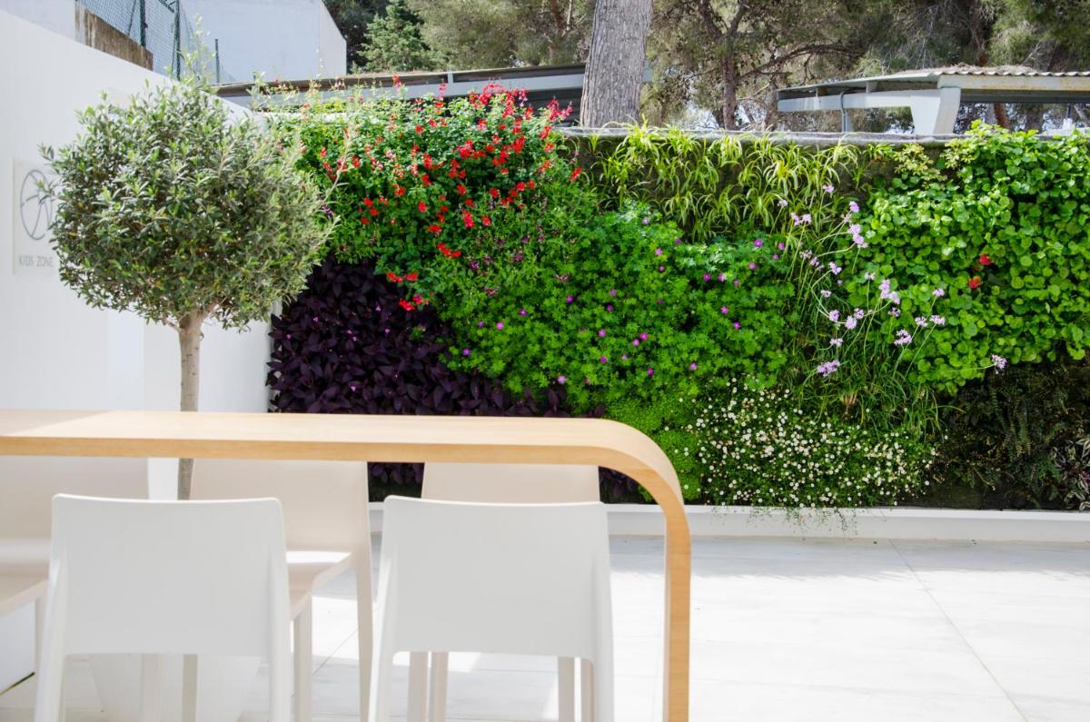Jardín al aire libre en Hotel Anfora Ibiza