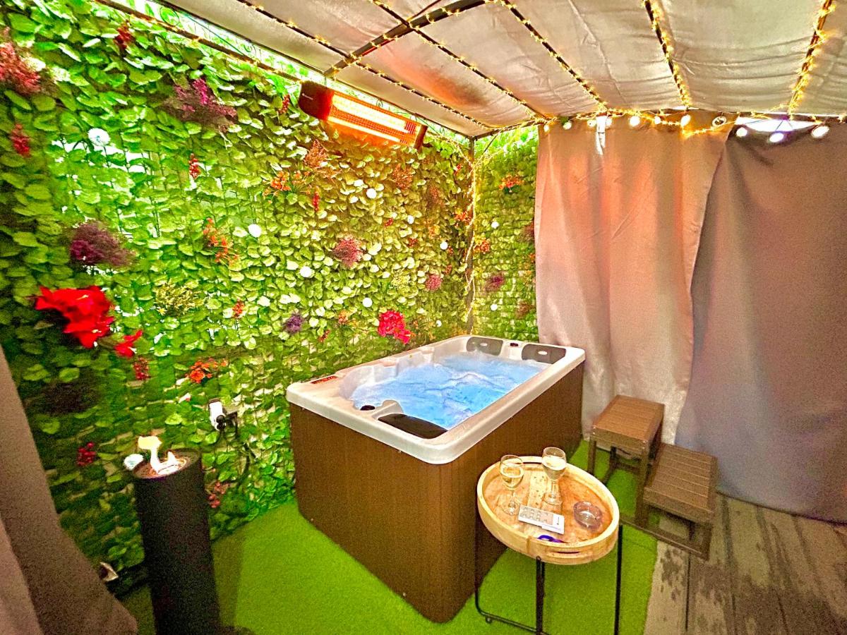 La lover’s jungle - Housity