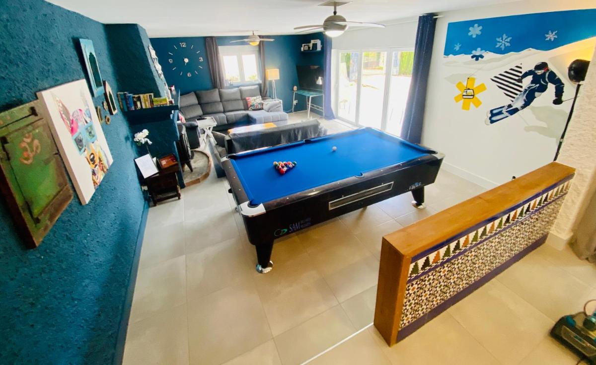 Finca Tranquil - A country villa near Granada with pool table, BBQ, darts and games - Housity