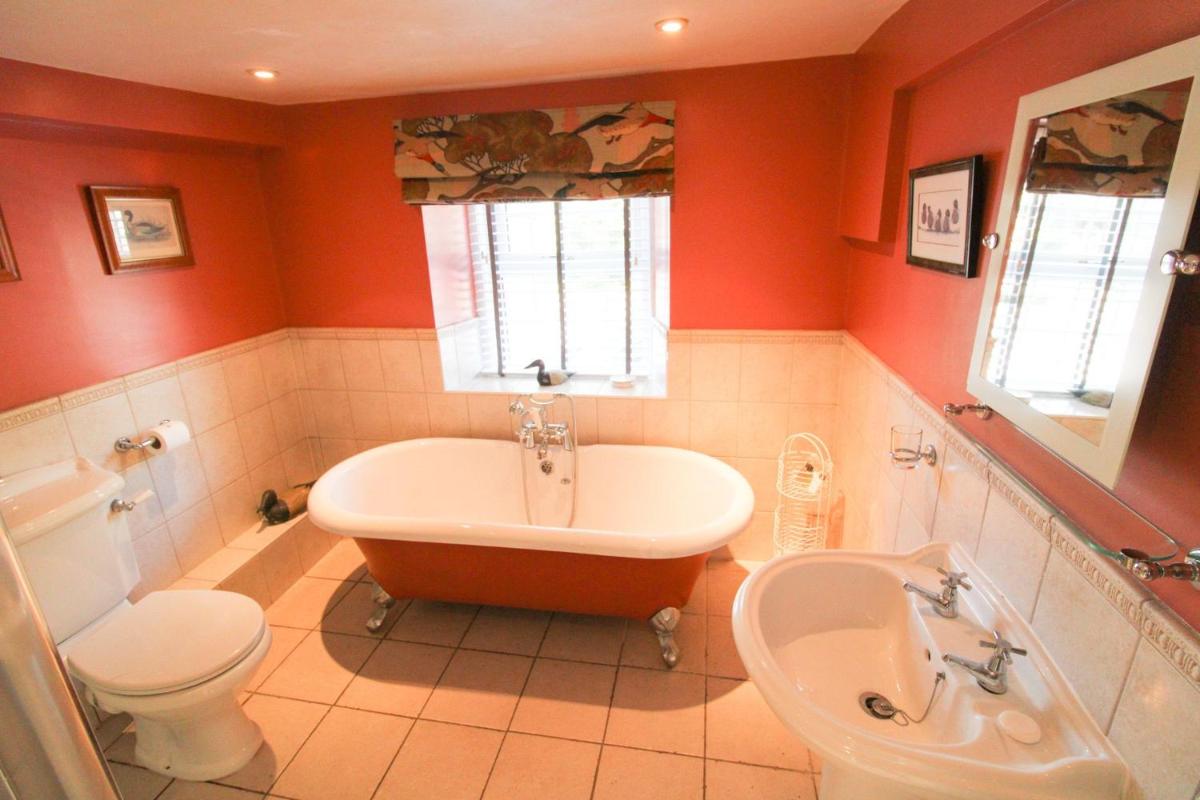 Suitetrails - Kirkstone Cottage ideal for a romantic break centrally located in Ambleside