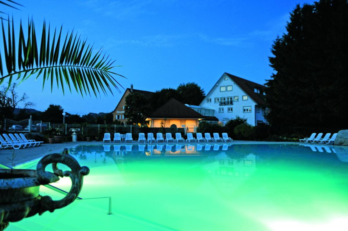 Landhotel Gutshof Camping Badhütten - Housity