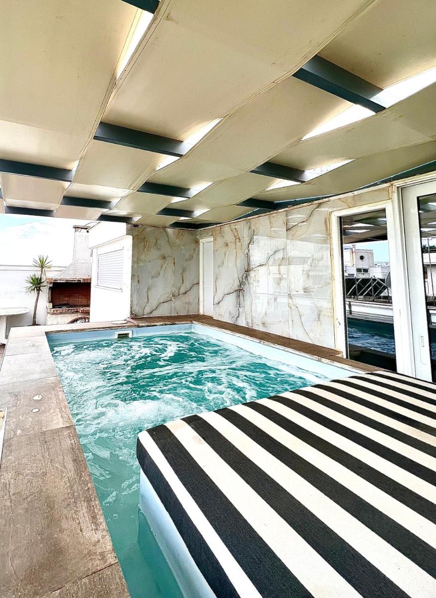 Suitetrails - CityCenter Penthouse mini Private Pool with Hydromassage and Great Town View