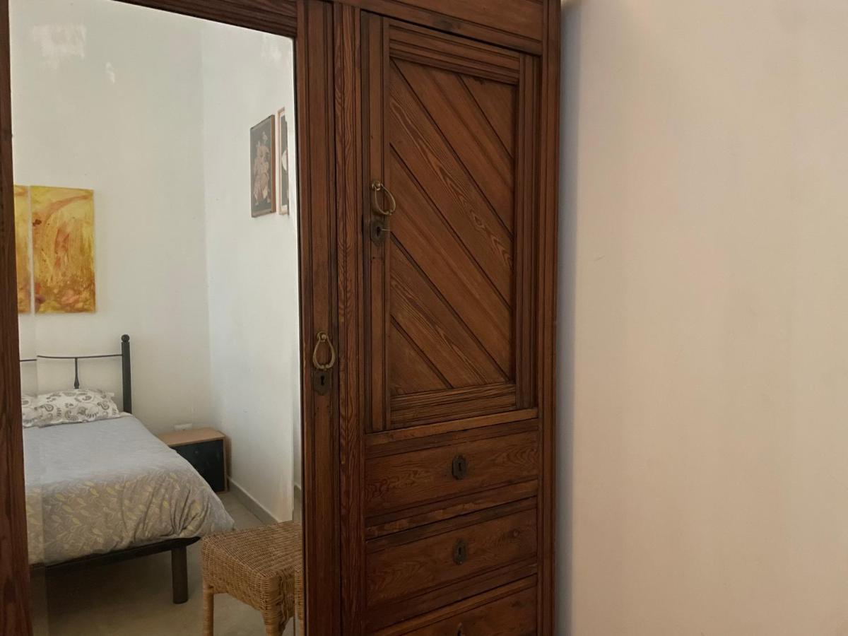Roman Central House - Housity
