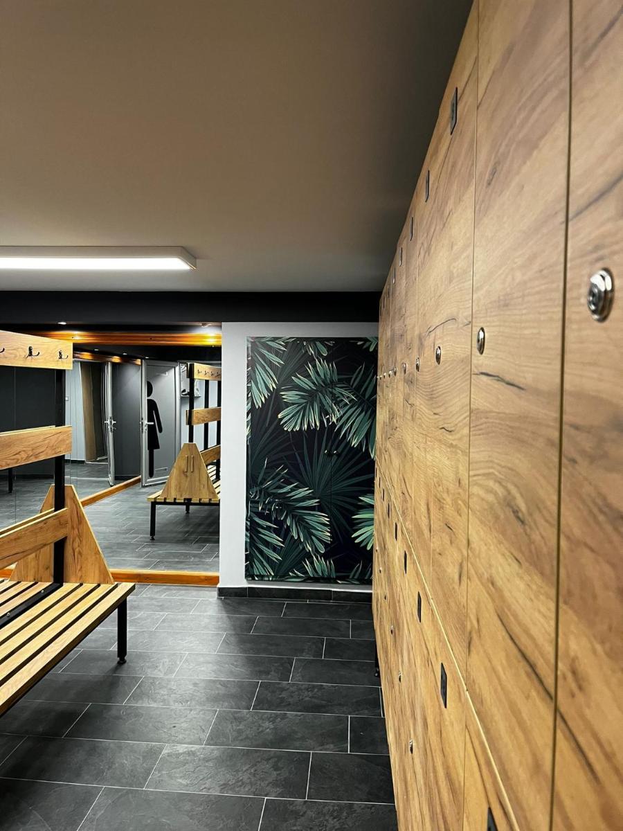 Apartment and Rooms In Club - Housity