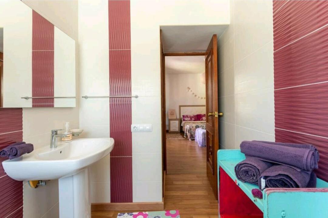 CMLove Purple Room - Housity
