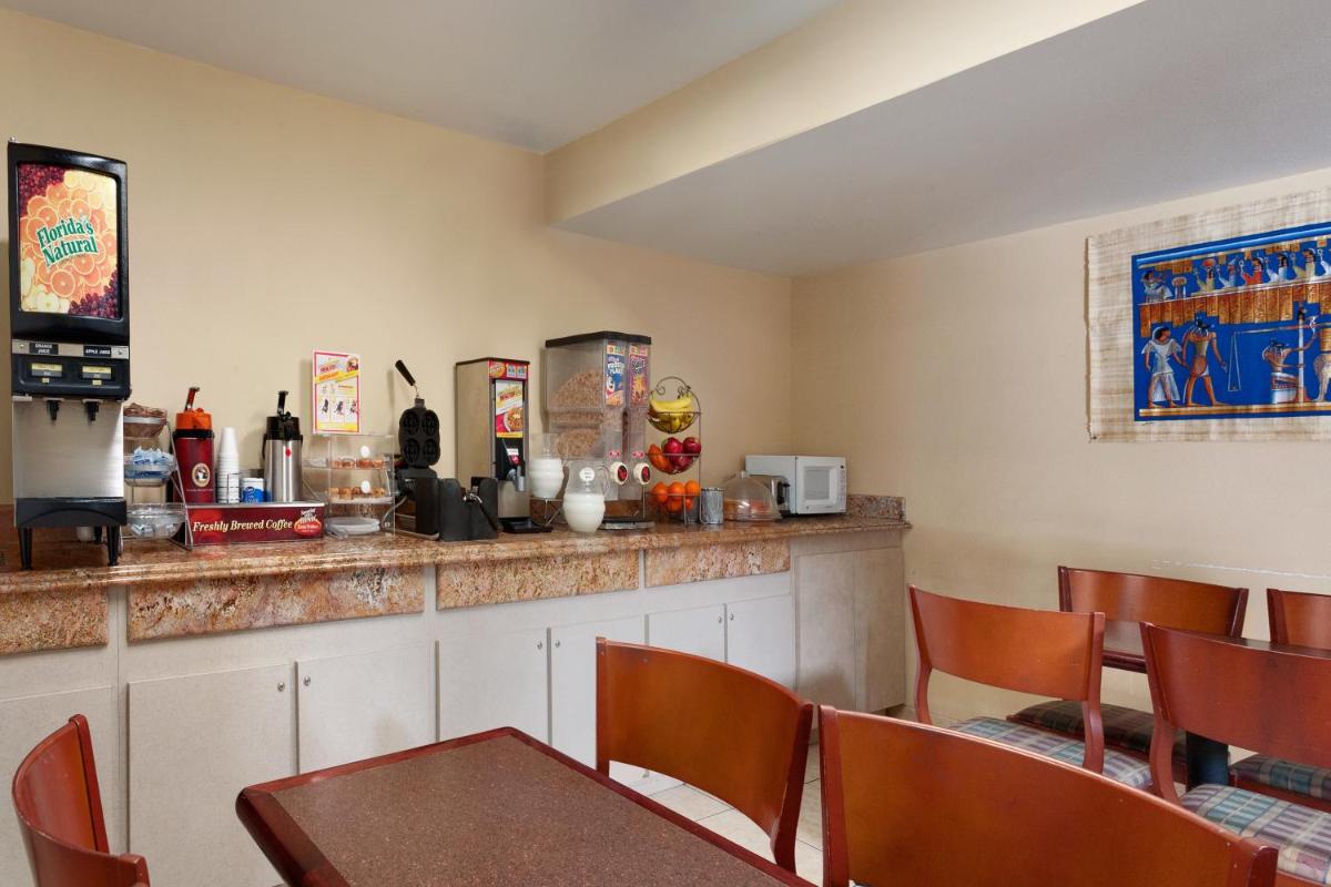 Triplodge of Santa Clarita - Housity