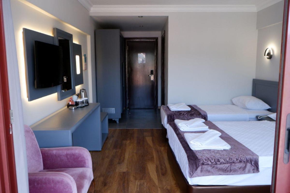 Club Viva Hotel - Housity