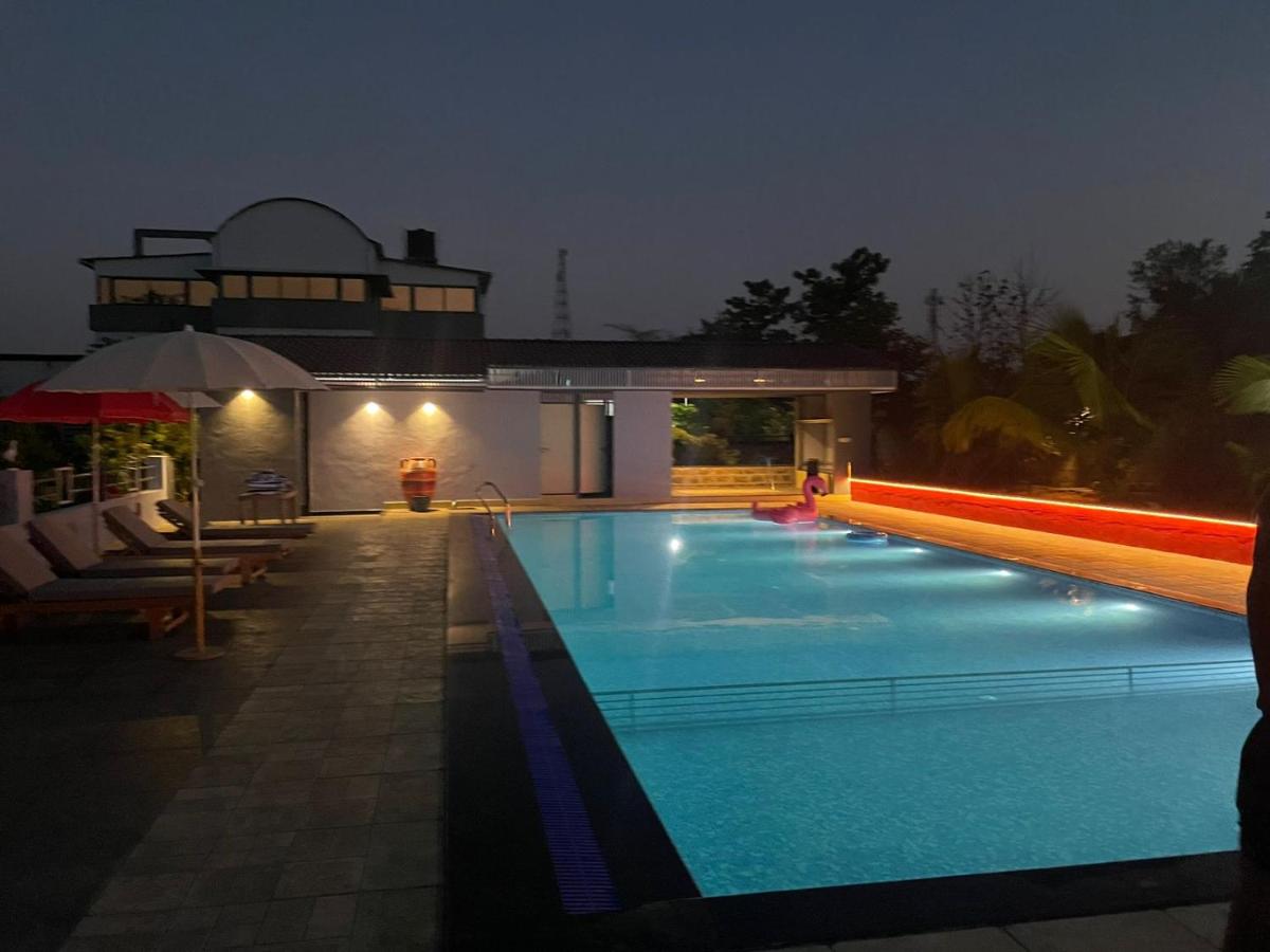 The B Hive - Housity