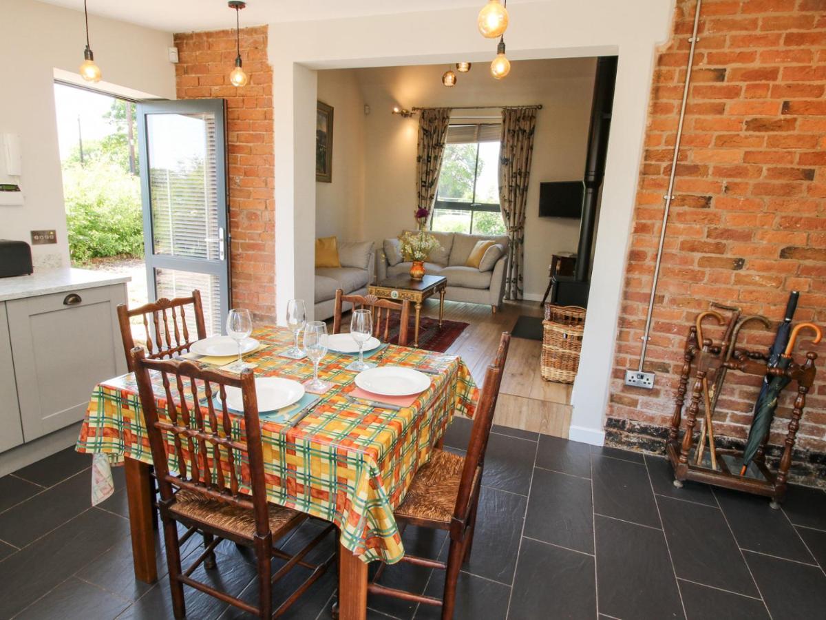 The Mission Room - Housity