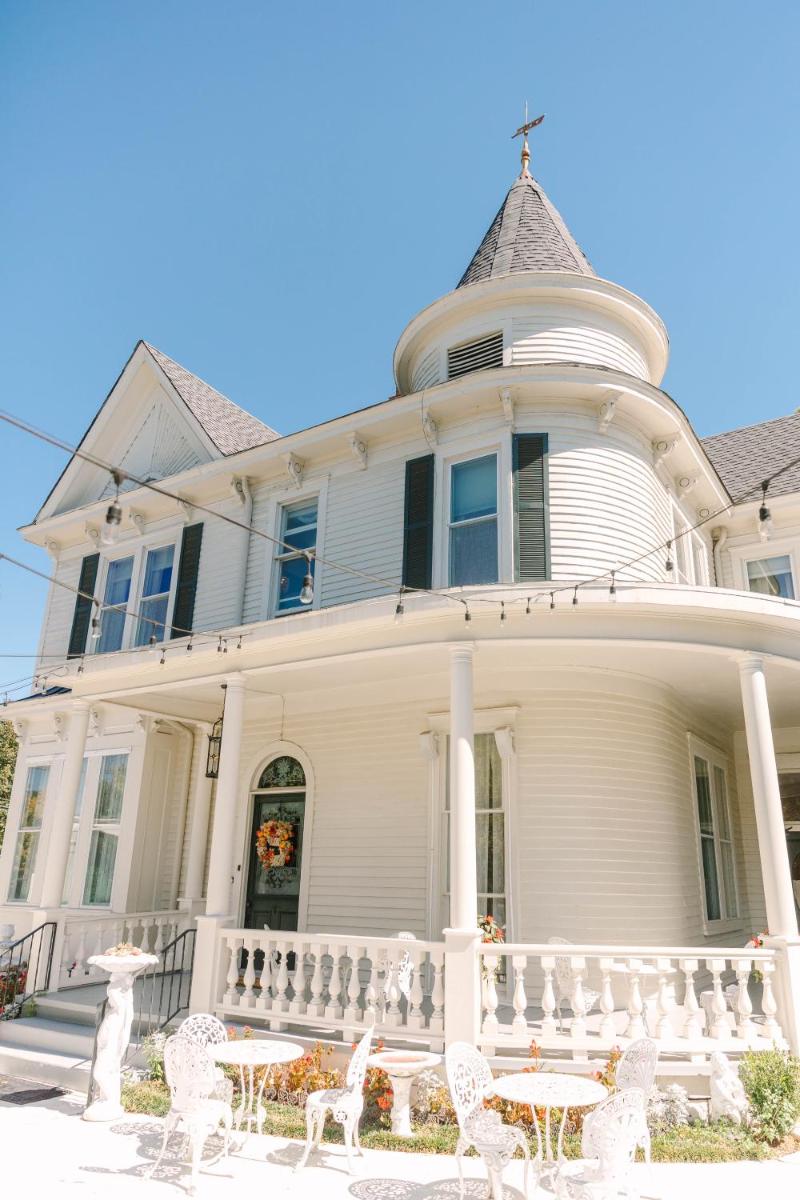 Stanley House Inn - Housity