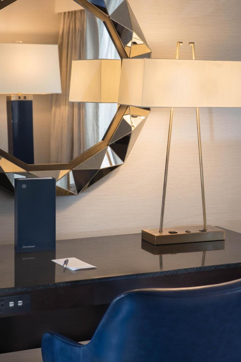 Sheraton Eatontown Hotel - Housity