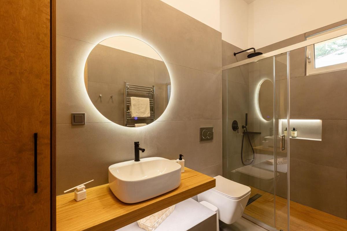 Lilys Apartments - Hizvo