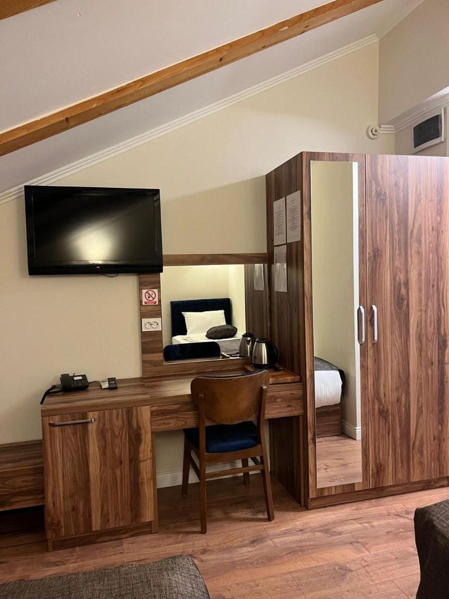 Amber Hotel - Housity