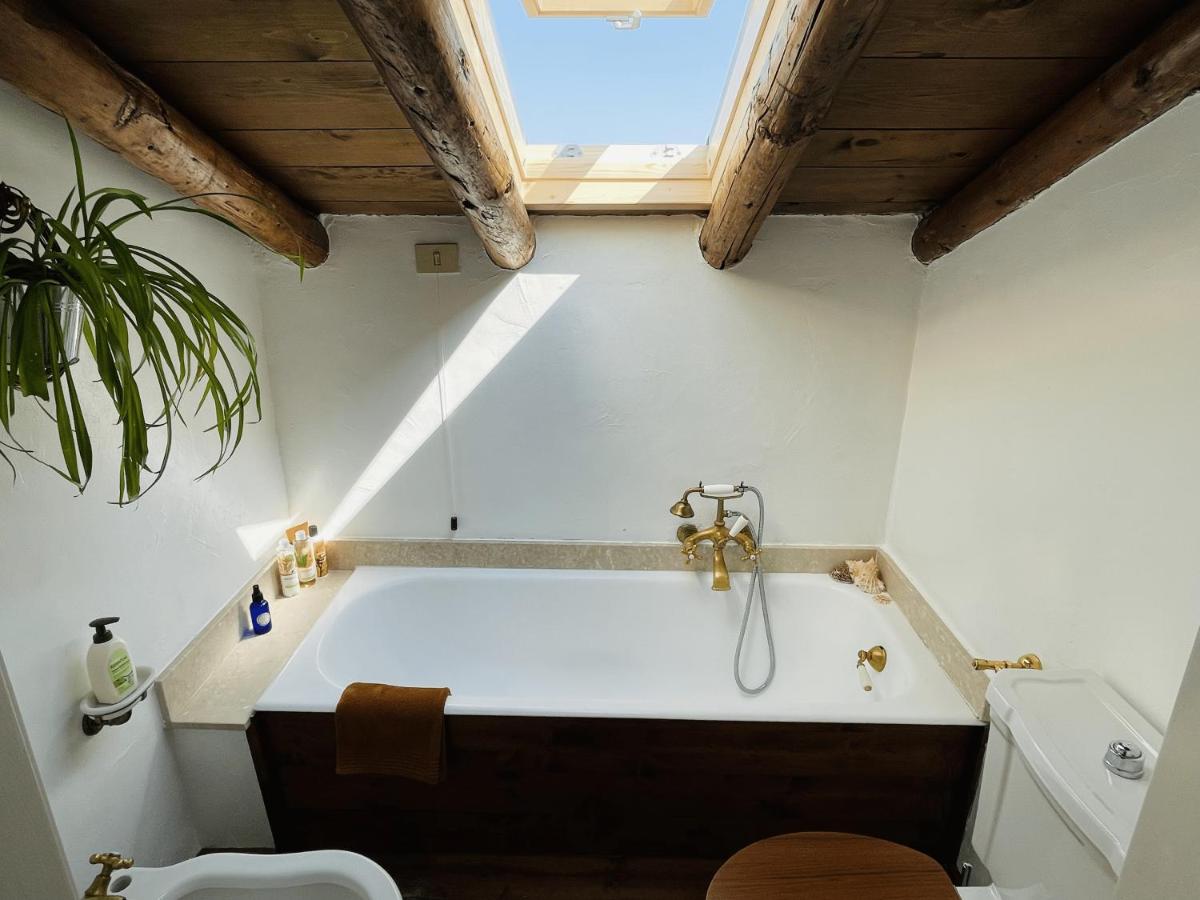 Cozy wooden attic with panoramic views - Housity