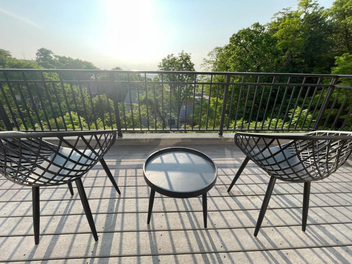 Scenic Skyline View-Downtown - Housity
