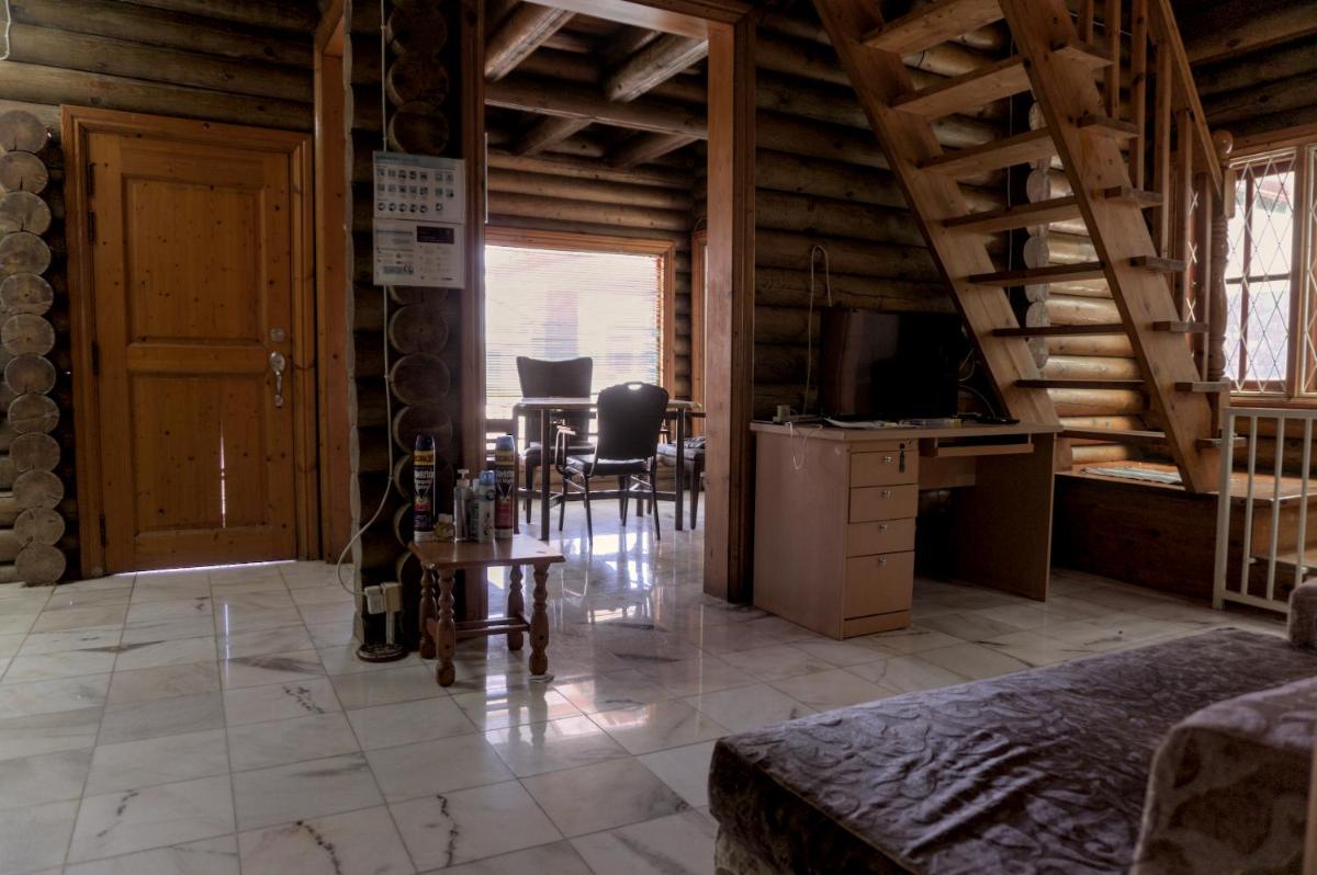 Log Cabin House - Housity