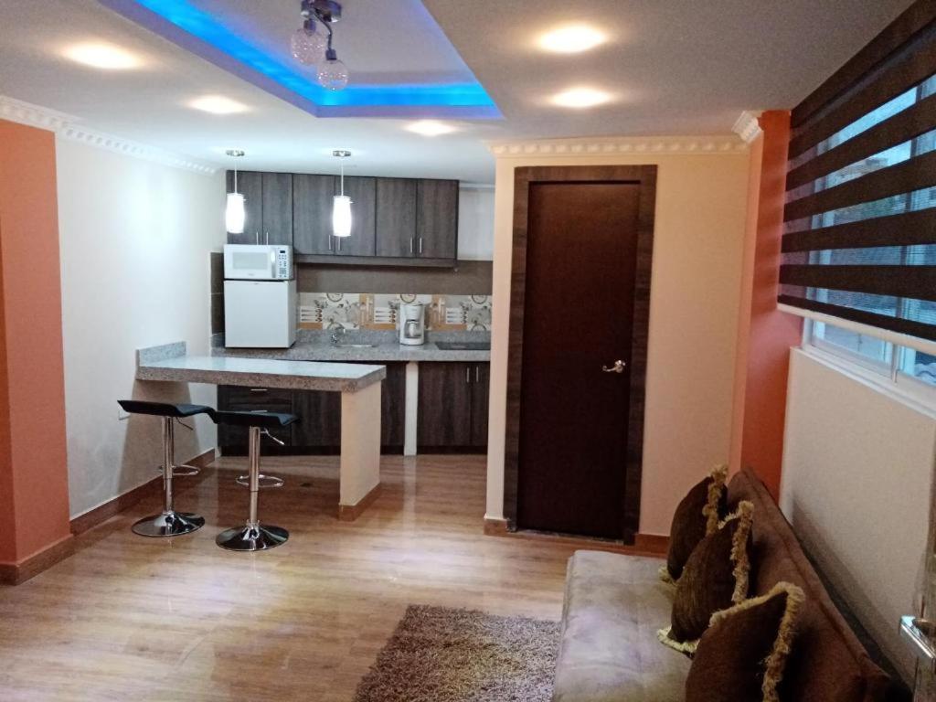 San Juan Inn & Suites Quito-La Mariscal - Housity
