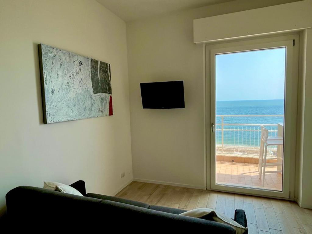 La Finestra sul Mare a 20 mt dal mare - Housity