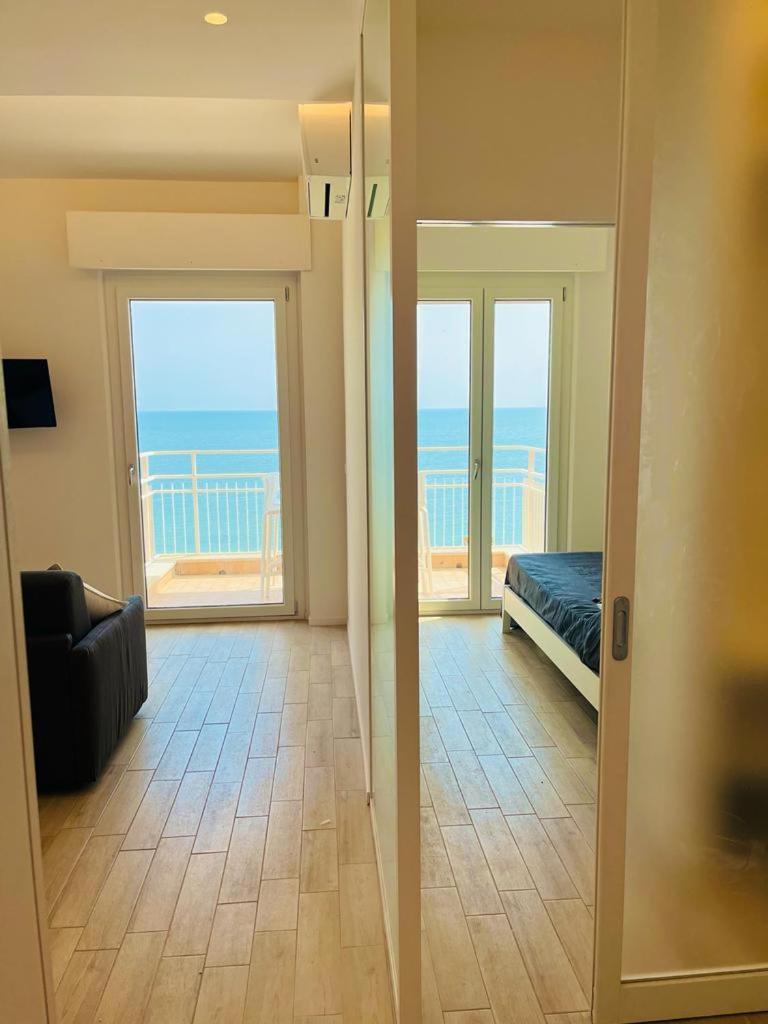 La Finestra sul Mare a 20 mt dal mare - Housity